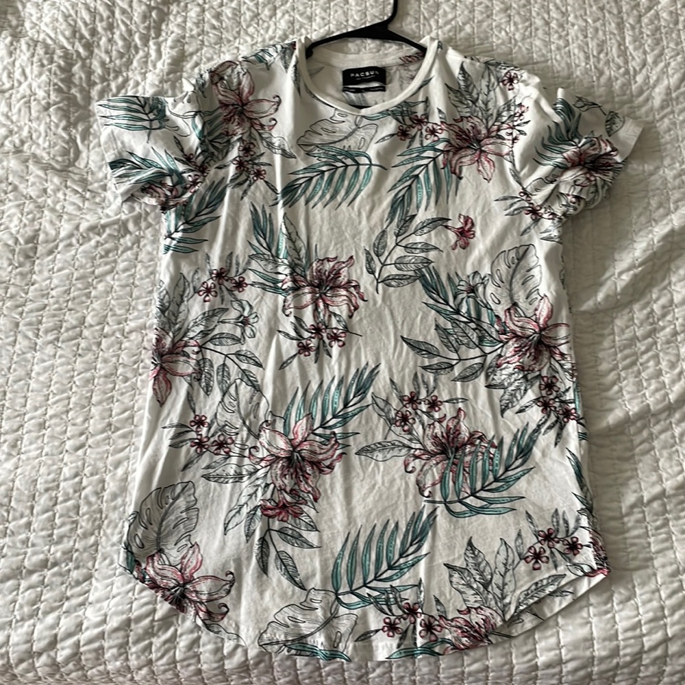 Great looking floral and white t shirt by pacsun